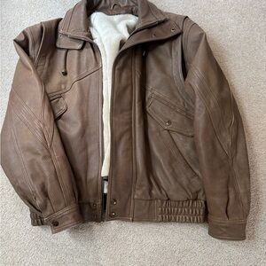 Vintage brown leather bomber jacket, M